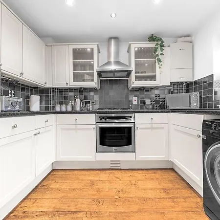 Ml Short - Barrow House 4 Bedrooms Roose (Cumbria)