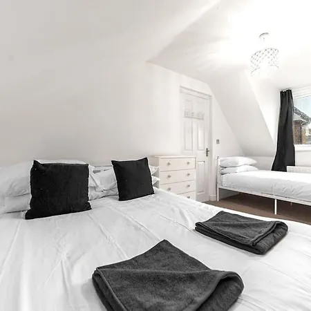 Barrow House - 4 Bedrooms * Roose (Cumbria)